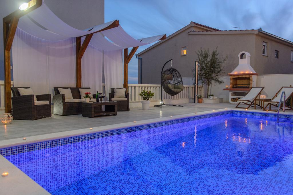 Apartments Villa Atlantis Trogir Eksteriør billede