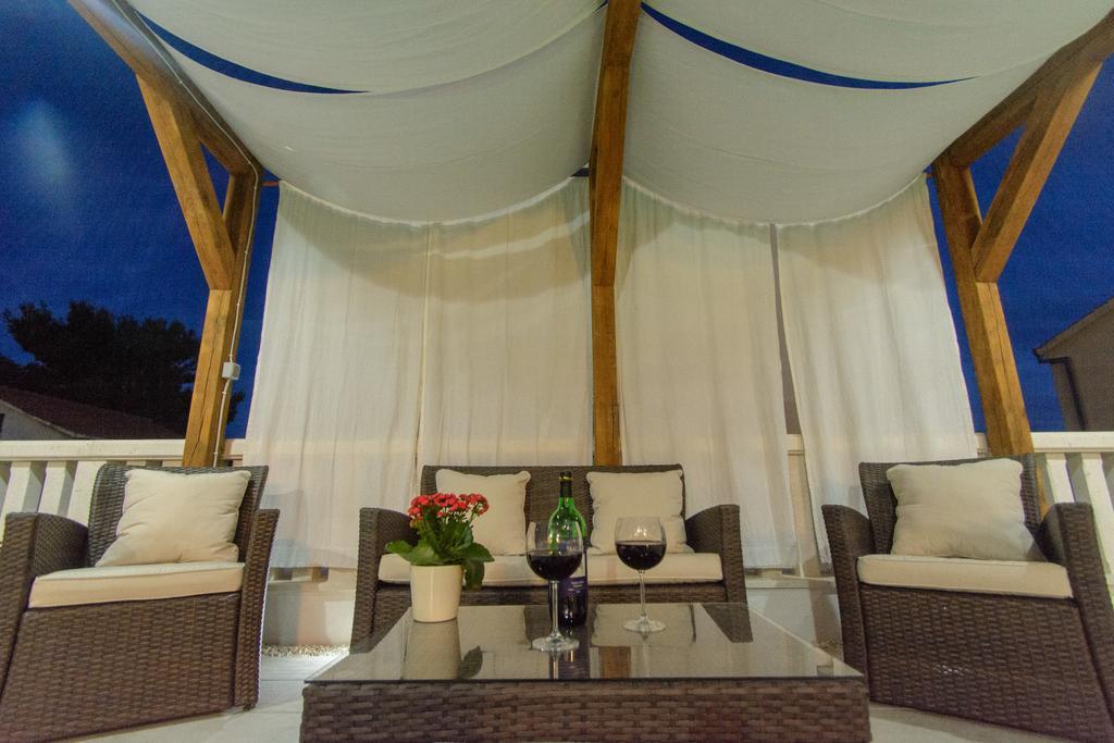 Apartments Villa Atlantis Trogir Eksteriør billede