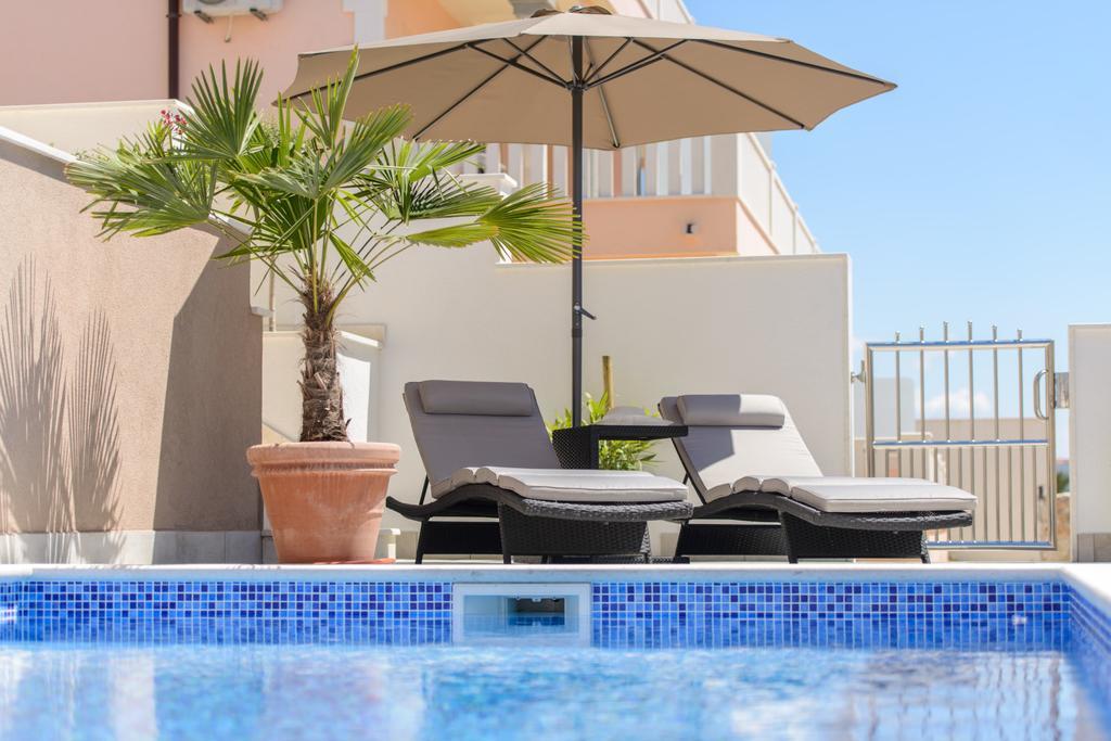 Apartments Villa Atlantis Trogir Eksteriør billede