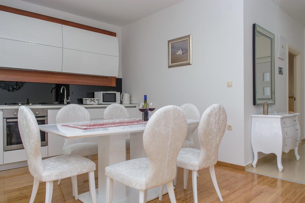 Apartments Villa Atlantis Trogir Eksteriør billede