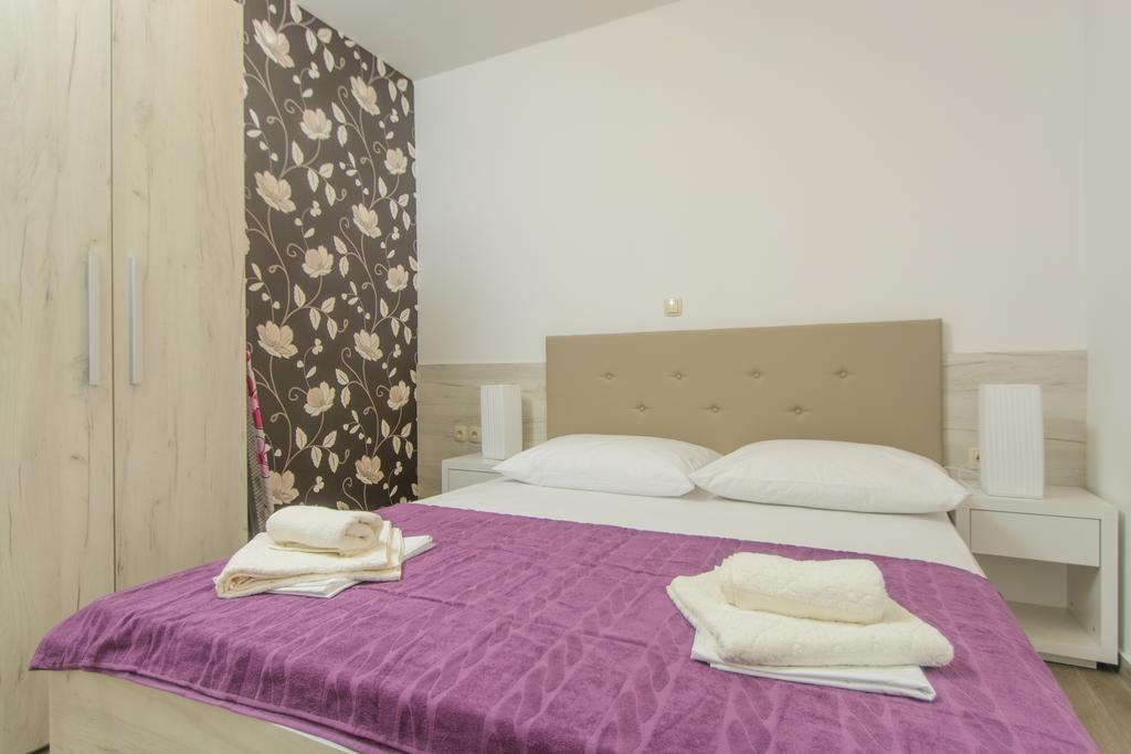 Apartments Villa Atlantis Trogir Eksteriør billede