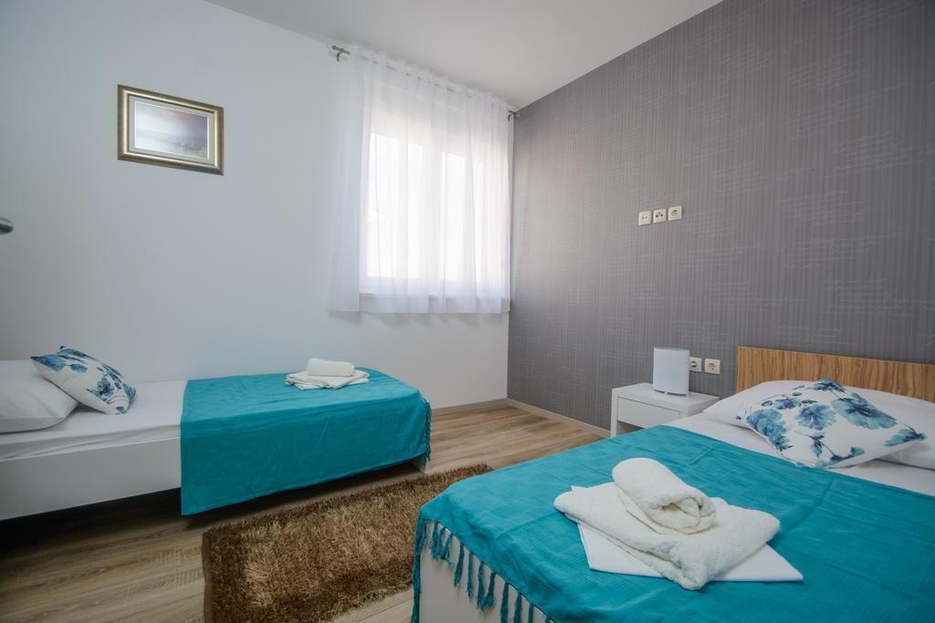 Apartments Villa Atlantis Trogir Eksteriør billede