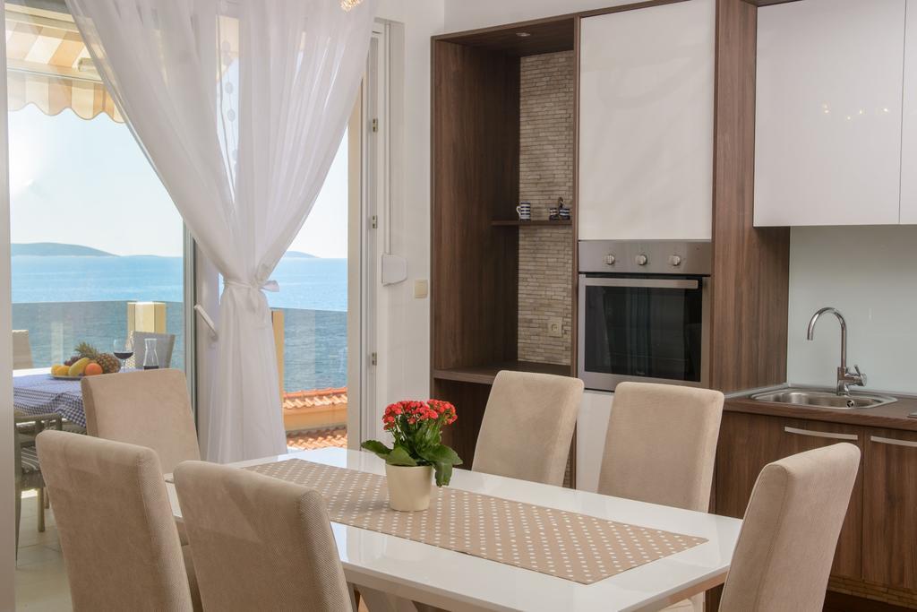 Apartments Villa Atlantis Trogir Eksteriør billede
