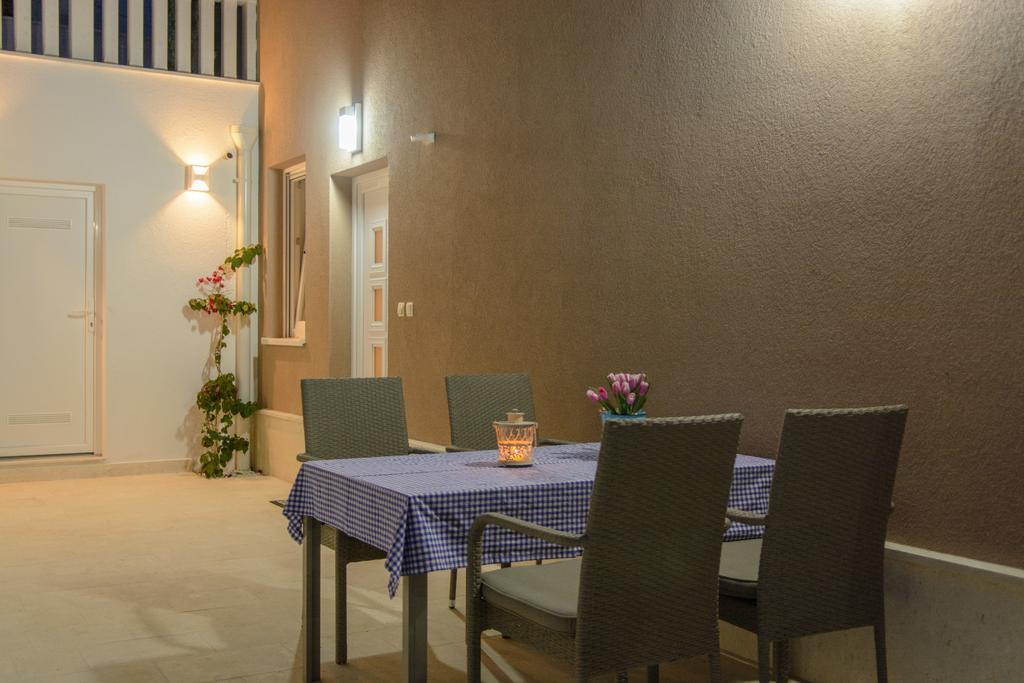 Apartments Villa Atlantis Trogir Eksteriør billede