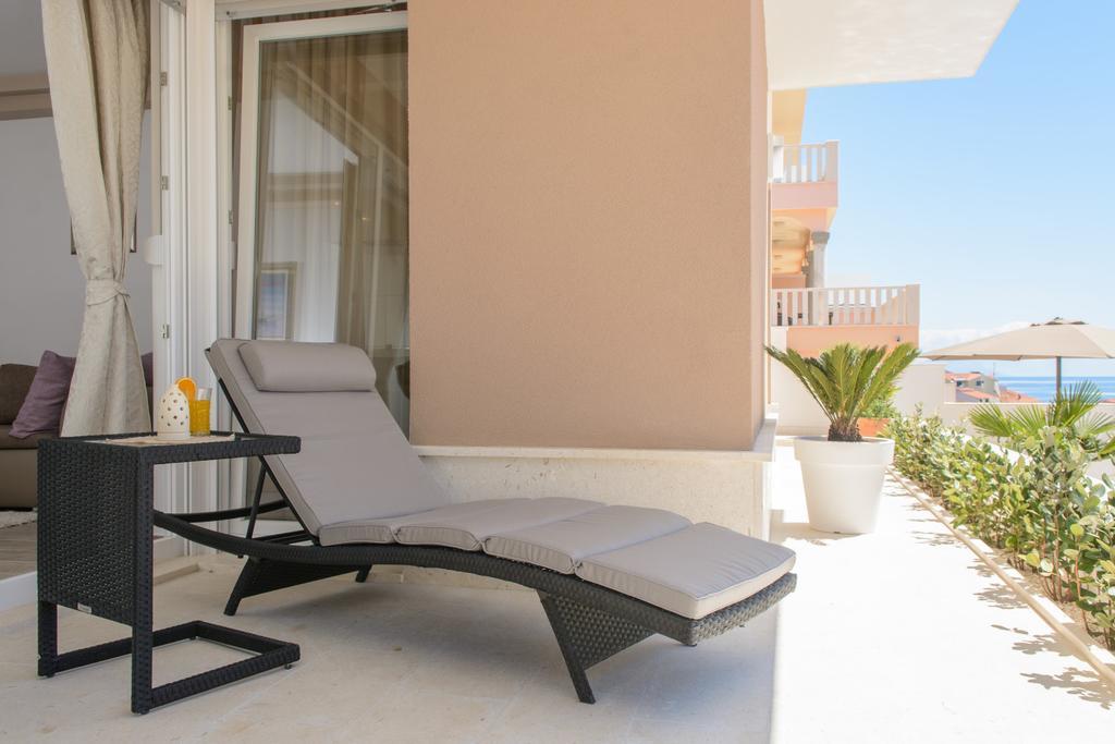 Apartments Villa Atlantis Trogir Eksteriør billede